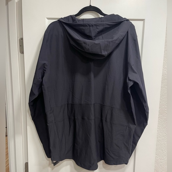 💨NWT men’s Under Armour Lightweight Windbreaker💨 - Picture 2 of 4